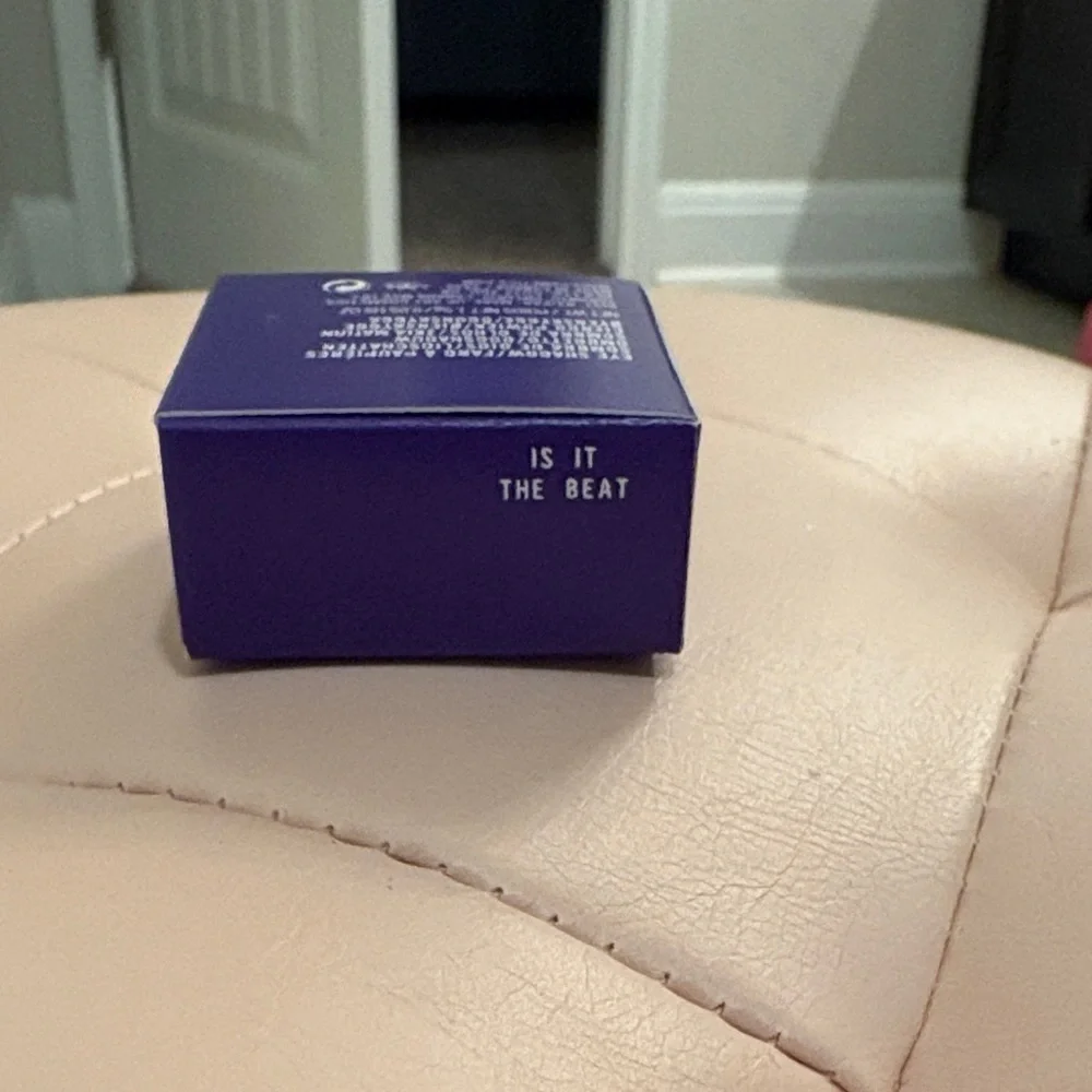 MAC x Selena Quintanilla Eyeshadow AB6 “Is It The Beat” NIB Sealed - Picture 2 of 4